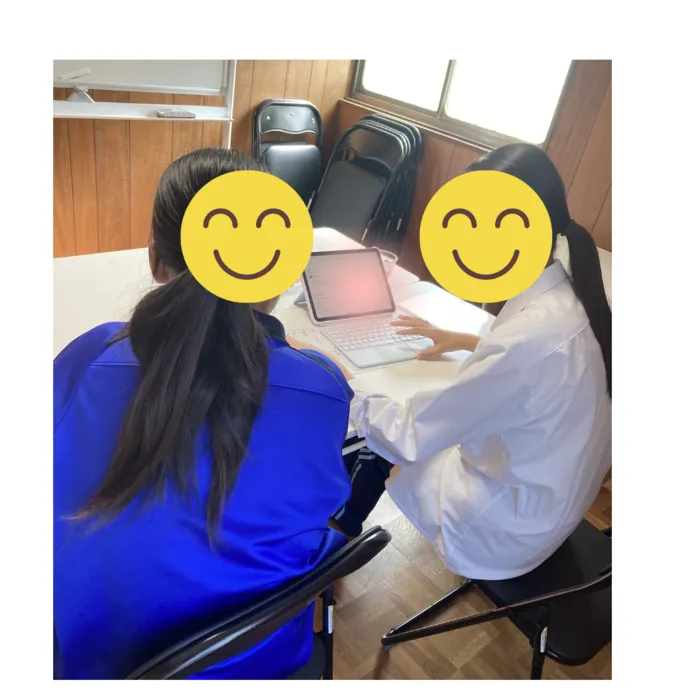 放課後等デイサービス いろすまいる/中学生の学習支援の様子