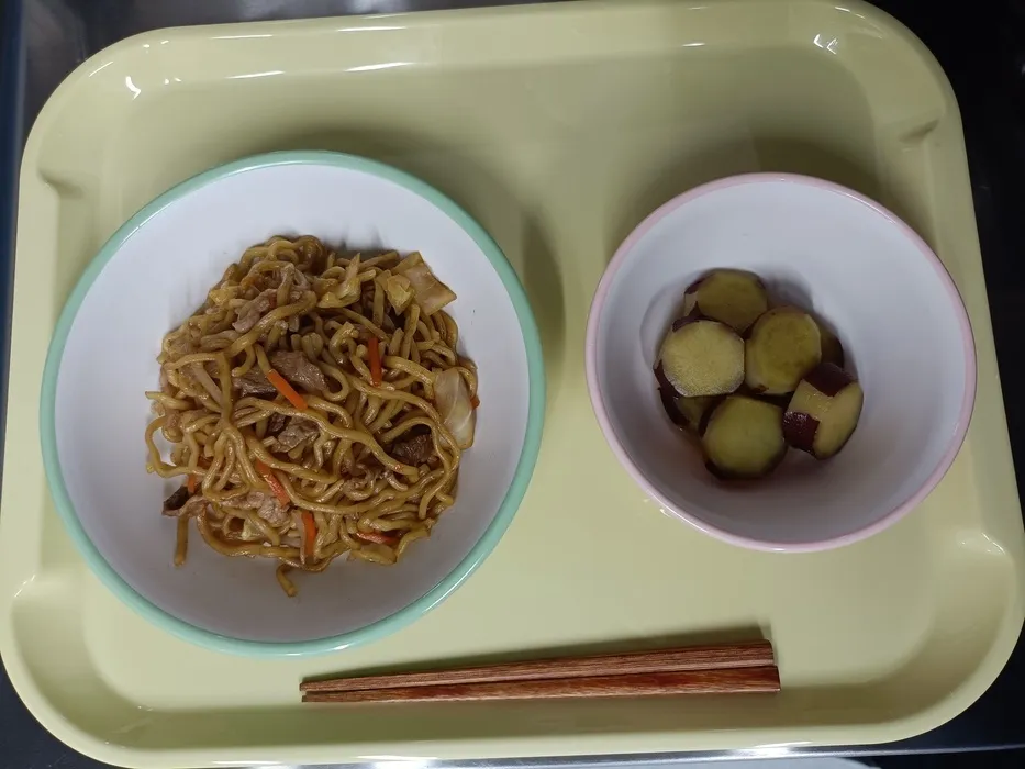 エンジョイウェルヴィレッジ/やきそば・さつまいもの甘煮