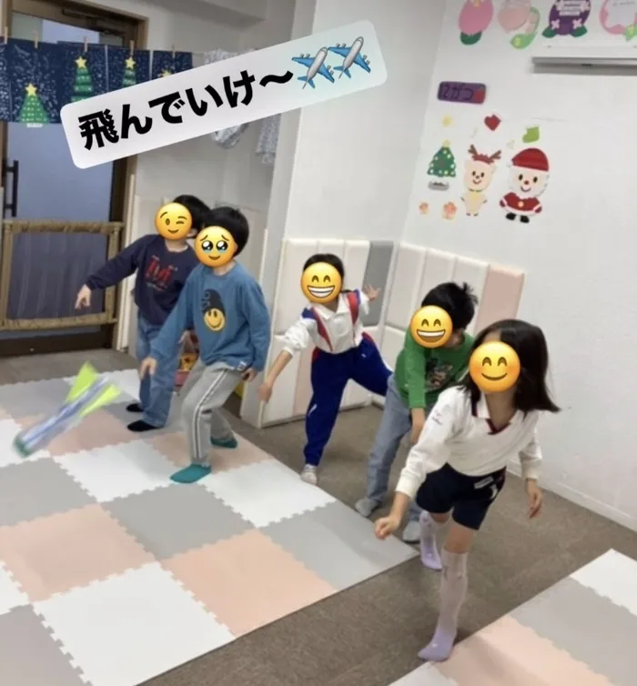 こどもはうすたんぽぽ/ビニールロケットを作ったよ🚀