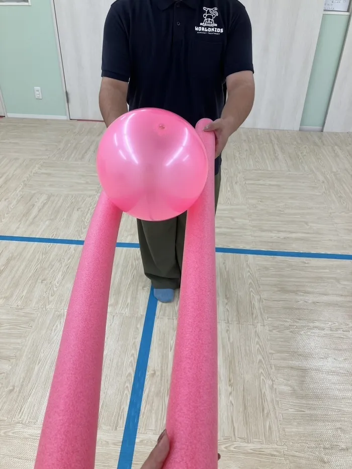 ワールドキッズ浮間舟渡教室/小集団活動のご紹介！～いろんなもの運び～