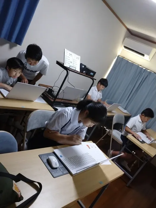 オフィスアプリを使ったPC活動を毎月の活動へ導入。