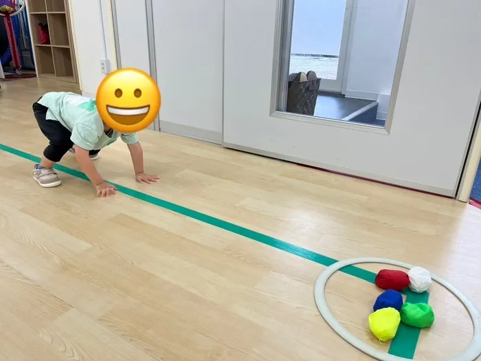 【運動療育】TAKUMI（たくみ）神戸住吉教室/動物になってボールをよけながらお手玉集め！
