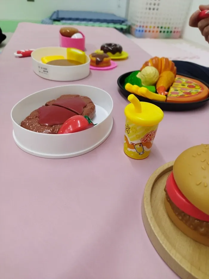 エミット大手前～ABAをベースにした療育！ことばが出なかったお子様への支援に実績があります～/おままごと