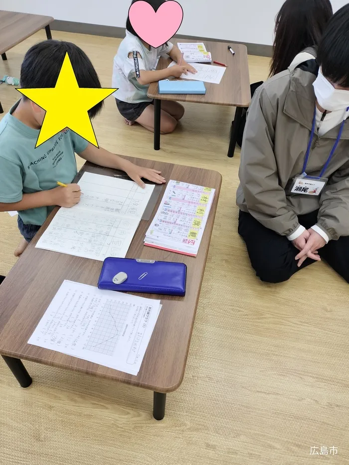 エフで学校の宿題をするお子さまもいます。