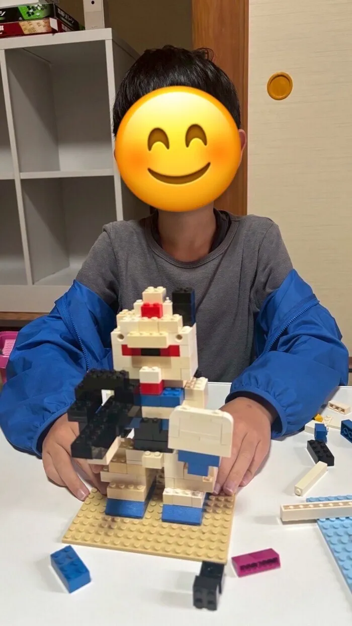 レゴで遊ぶ生徒さん