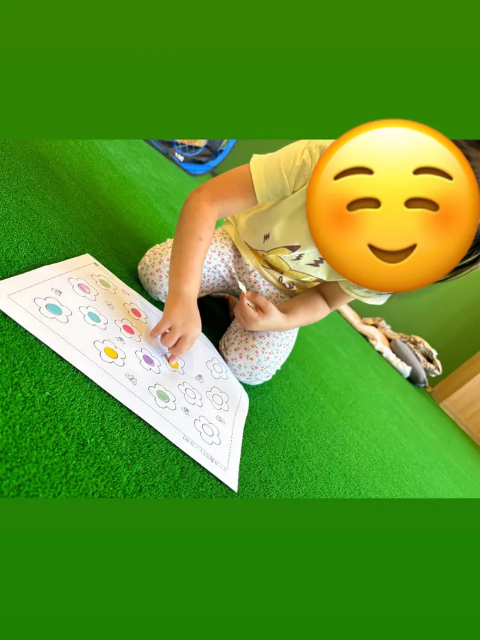 こどもサポート教室ハニカム/シール遊びで楽しくトレーニング！✨🎨