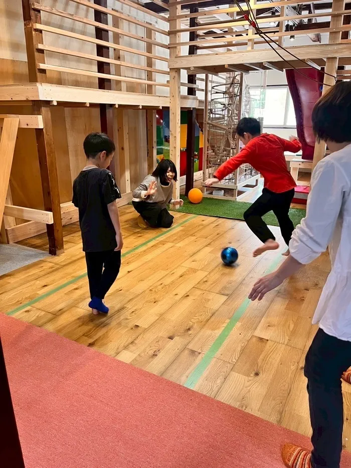 【保育士・心理師常勤在中・元小学校教員勤務!】遊びながら発達を促す★児発・放デイSRETAN HOUSE/スタッフの専門性・育成環境