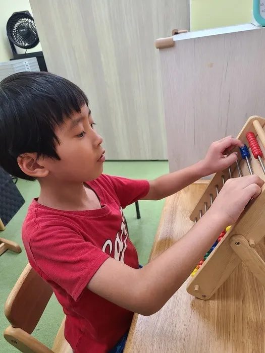 個別療育のゆめラボ上安教室【見学・体験受付中】/そろばんにチャレンジ✨️