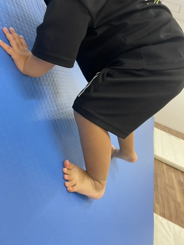 【2025年8月1日開校!空きあり!】運動療育特化型の児童発達支援・放課後等デイサービス「KID'S BASE2」/運動の前におすすめ!体づくり運動でスイッチON