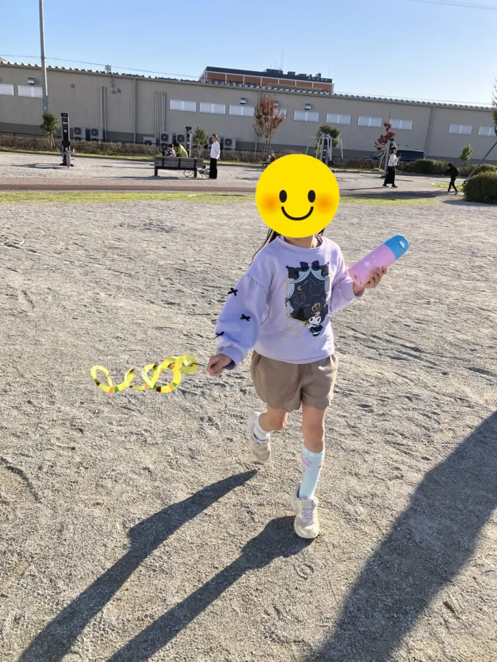 ここりの家 【小さな発見が大きな笑顔に！体験受付中！】/🐍くるくるへびが大回転！風を感じて走ろう💨