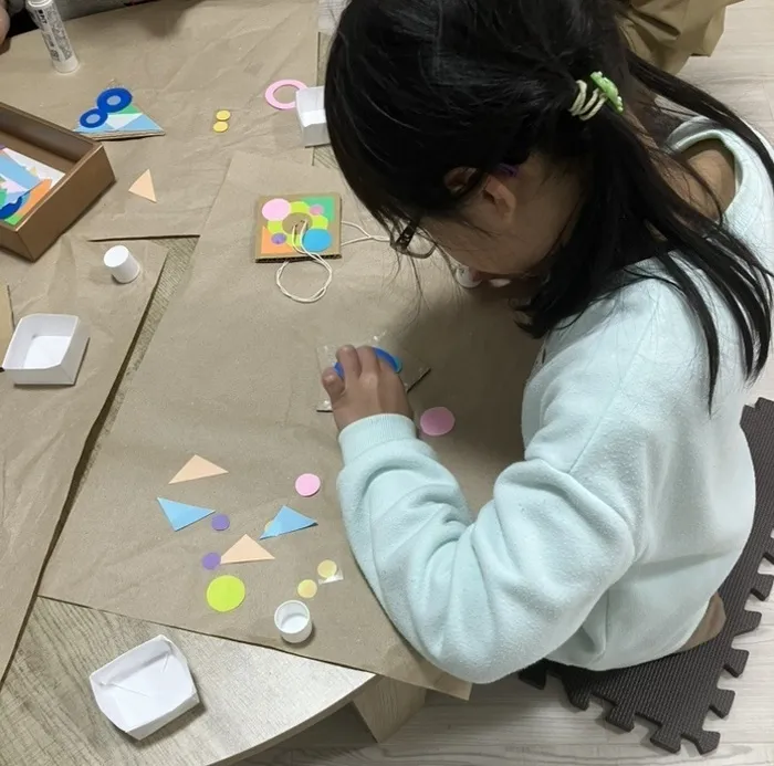 ここりの家【個別×集団療育×学習支援 体験受付中！】/🌀みんなで作るブンブンゴマ✨