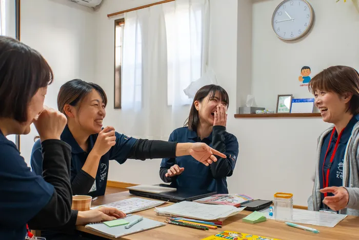 子ども発達支援 えだまめ/スタッフの専門性・育成環境