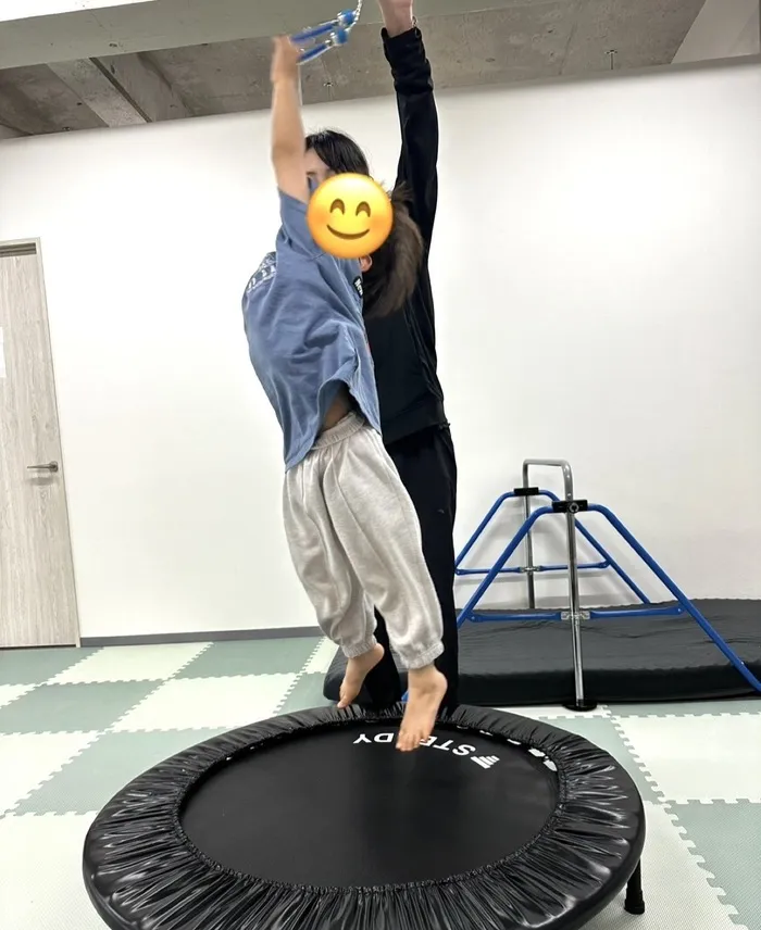 運動療育りあん/🎯トランポリンタッチにチャレンジ