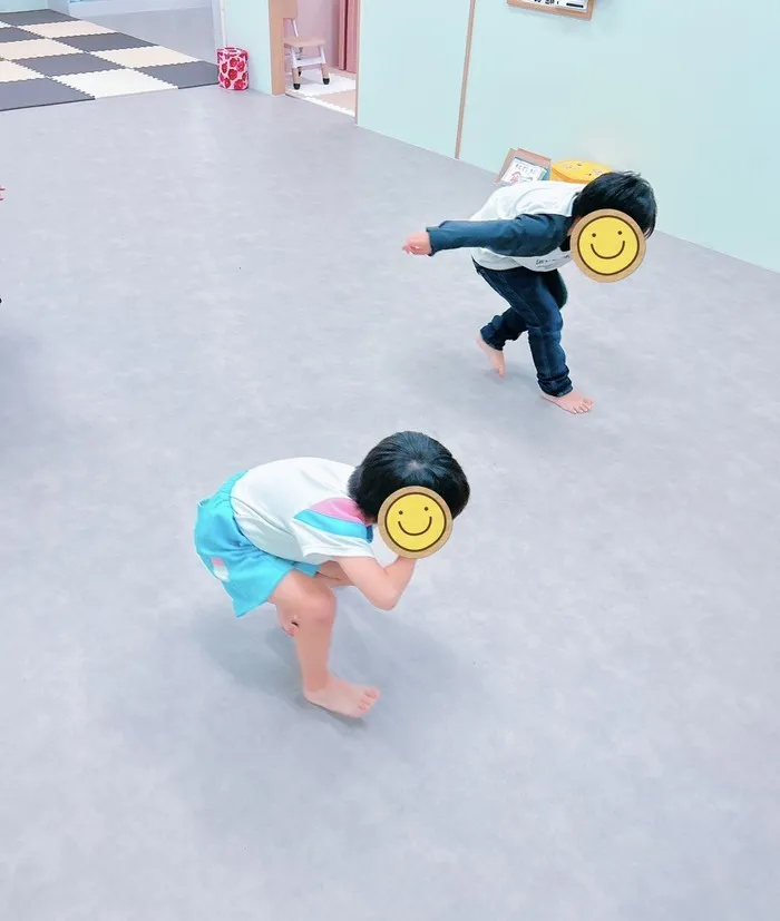 児童発達支援・放課後等デイサービスはなもも/運動活動　『だるまさんがころんだ』