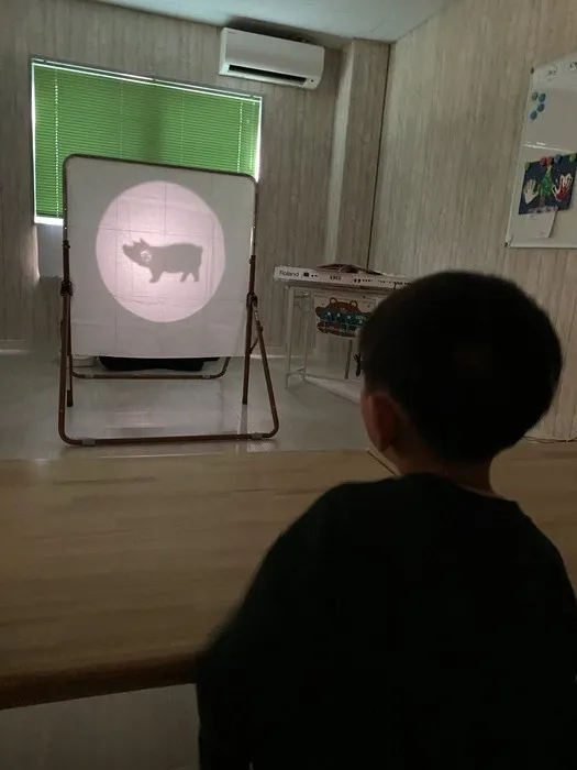 児童発達支援STARTRY/🌓光と影あそび✨【活動紹介】