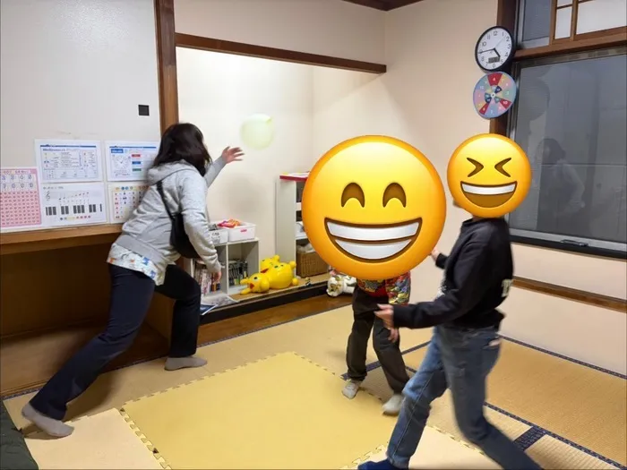 トモキッズスマイル/【活動報告】室内レクリエーション「風船バレー」を行いました