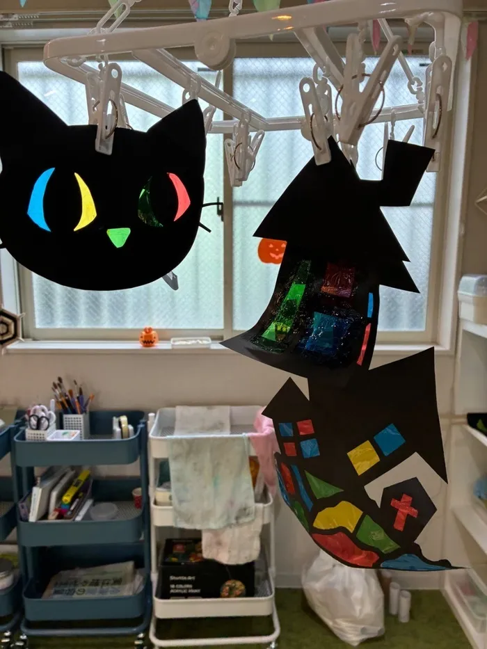 発達支援ルームおときちLabo八王子横川/ハロウィン　ステンドグラス風アート