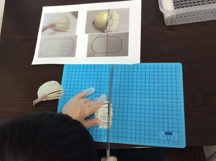 発達支援トレーニングジム「しゃーれ」/玉ねぎのみじん切りに再挑戦！