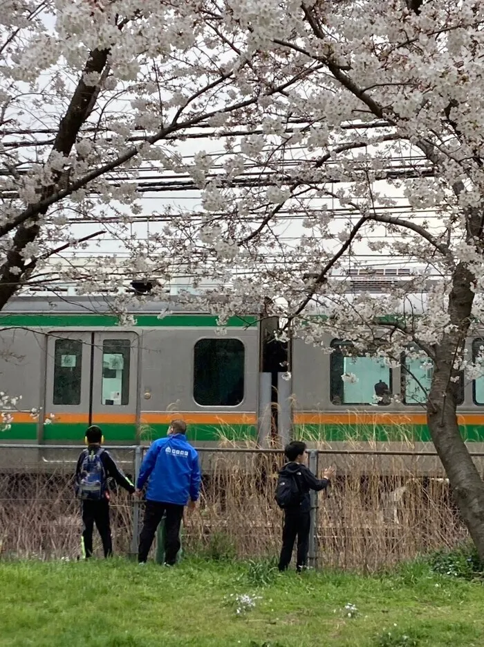 ライズ児童デイサービスやこう幸/2024.04.04(木)お買い物学習とお花見