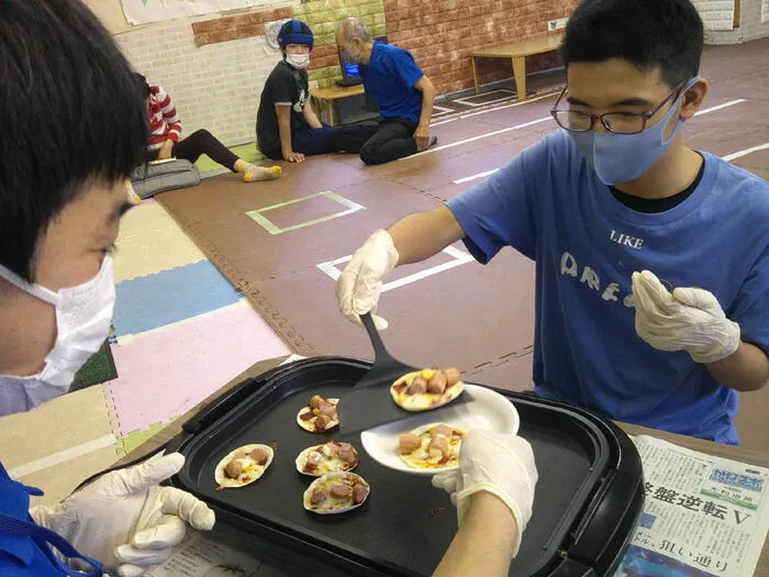 ライズ児童デイサービス蒔田駅前/🍕🥟ギョーザの皮ピザ！