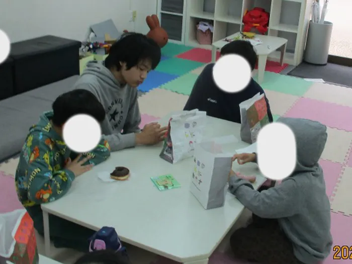 放課後等デイサービス事業所どり〜むはうす/11/15(土)　ミスドでお買い物＆社会貢献活動＆公園遊び