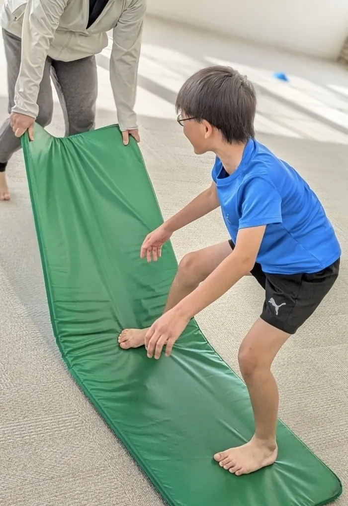 まいるーむ放課後こども教室/〜マットサーフィン〜バランス感覚向上あそび🏄