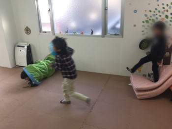 すまいるでい/スタッフの専門性・育成環境